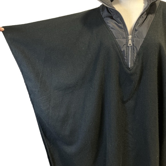 Steve Madden Puff Collar 1/2 Zip Fringe Poncho/One Size Fits Most - Picture 4 of 7